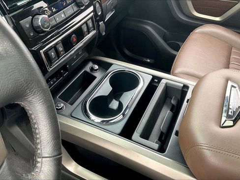 Used 2024 Nissan Titan Platinum Reserve w/ Moonroof Package image 15