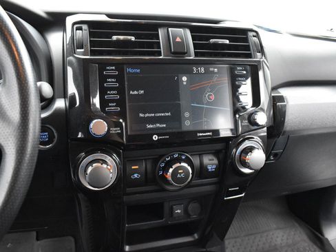 Used 2021 Toyota 4Runner TRD Off-Road Premium w/ Moonroof Package AWD/4WD image 17