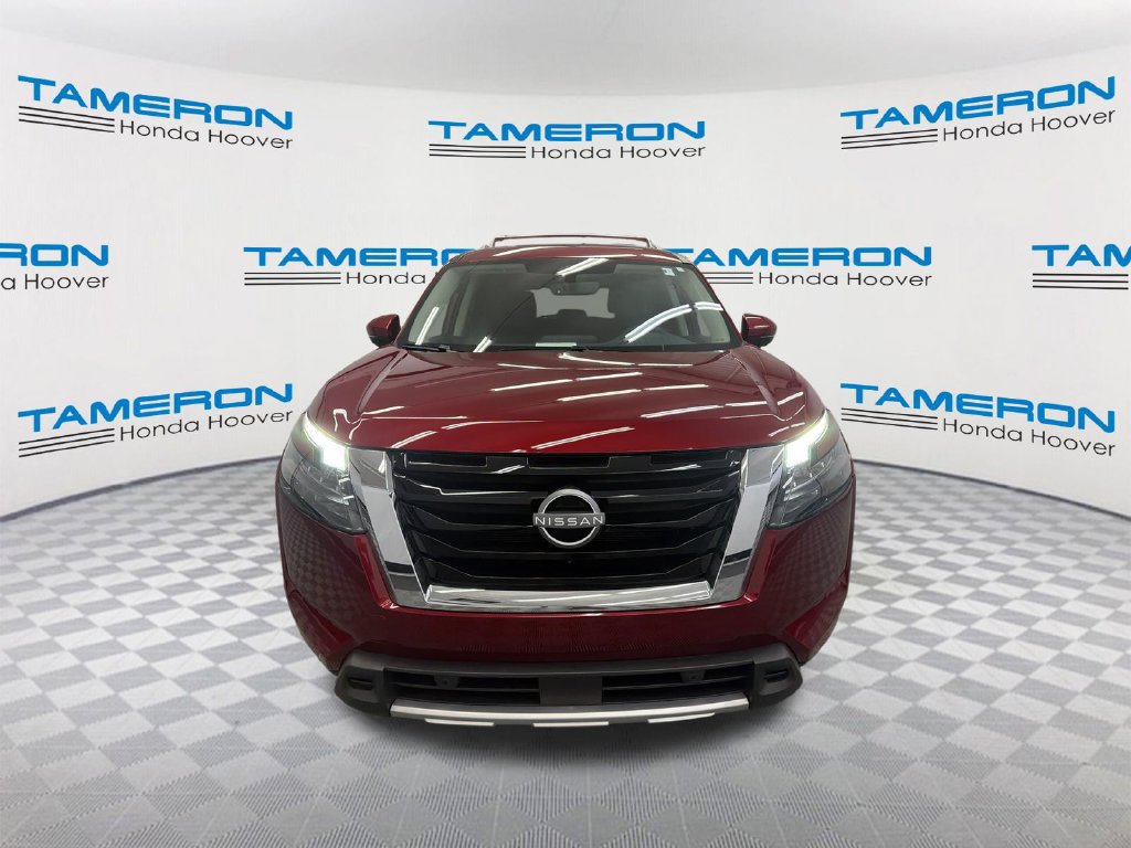 Used 2025 Nissan Pathfinder SL AWD/4WD image 8