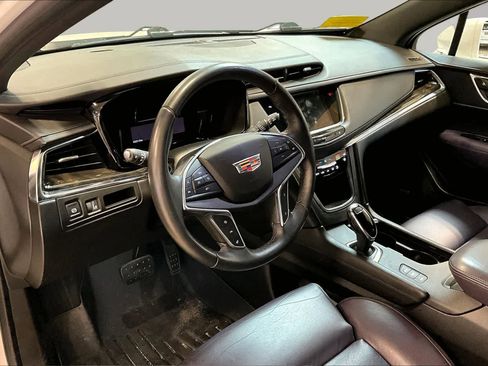 Used 2017 Cadillac XT5 Luxury w/ Driver Awareness Package AWD/4WD image 17