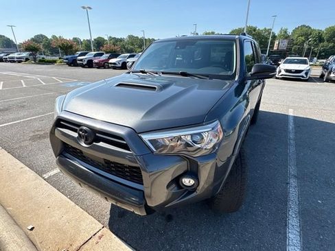 Used 2021 Toyota 4Runner Venture w/ Moonroof Package AWD/4WD image 3