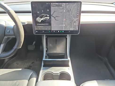 Used 2021 Tesla Model Y Long Range AWD/4WD image 11