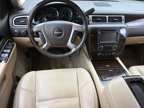 Used 2014 GMC Yukon Denali AWD/4WD image 12