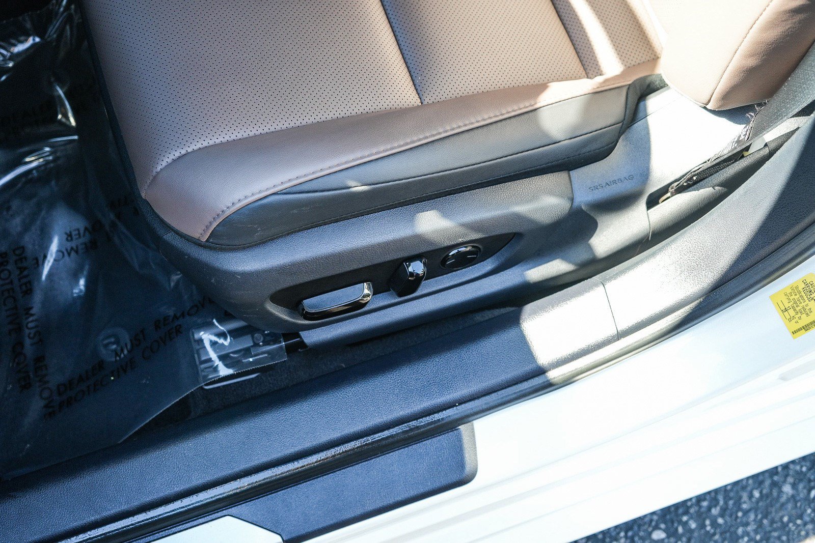 Used 2025 Lexus ES 300h w/ Premium Package FWD image 21