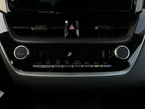 Used 2025 Toyota Corolla LE image 24