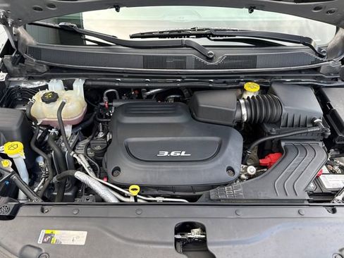 Used 2017 Chrysler Pacifica Touring-L FWD image 15