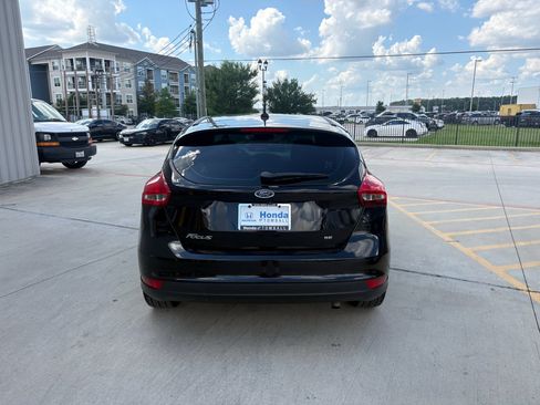 Used 2017 Ford Focus SE FWD image 7