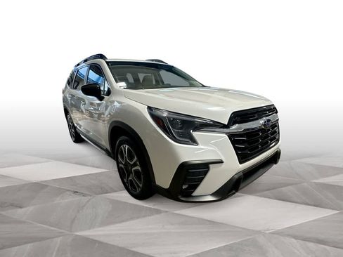 Used 2025 Subaru Ascent Limited AWD/4WD image 2