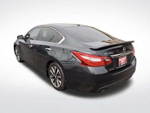 Used 2016 Nissan Altima 2.5 SL w/ 2.5 Technology Package FWD image 7