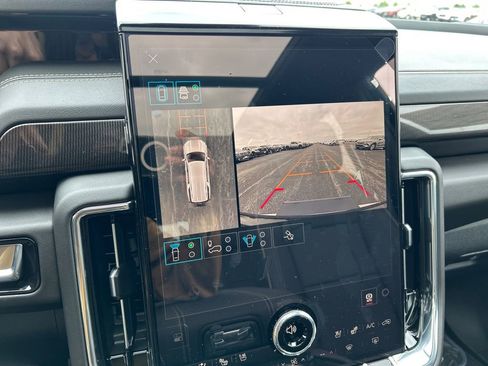 New 2026 GMC Yukon XL Elevation w/ Elevation Premium Package AWD/4WD image 27