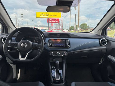 Used 2025 Nissan Versa SV FWD image 31