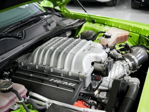 Used 2015 Dodge Challenger SRT Hellcat image 28