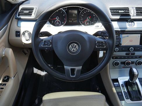 Used 2013 Volkswagen CC Lux FWD image 17
