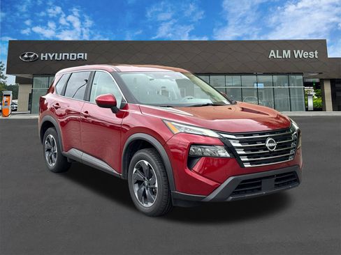 Used 2025 Nissan Rogue SV FWD image 3