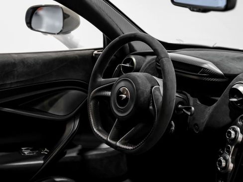 Used 2020 McLaren 720S Performance RWD image 13