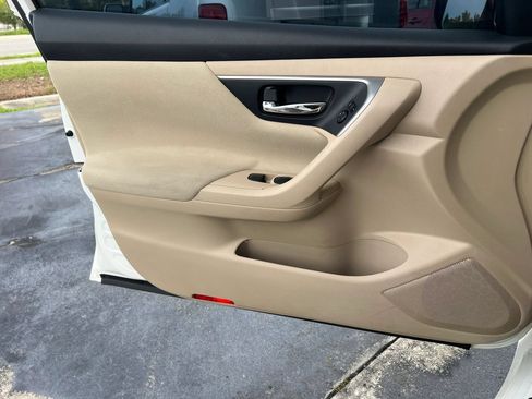 Used 2015 Nissan Altima 2.5 S w/ Power Driver Seat Package FWD image 5