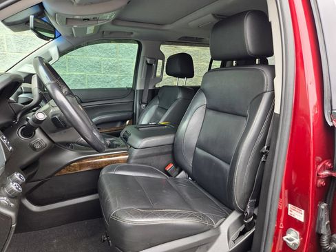 Used 2019 Chevrolet Suburban LT AWD/4WD image 16