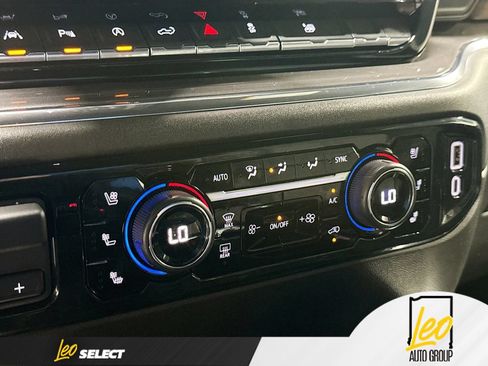 Used 2024 Chevrolet Silverado 1500 High Country w/ High Country Premium Package AWD/4WD image 19