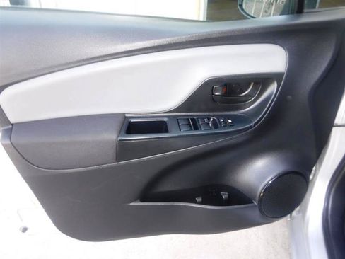 Used 2015 Toyota Yaris L FWD image 38