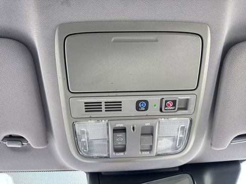 Used 2018 Honda Accord Touring image 27