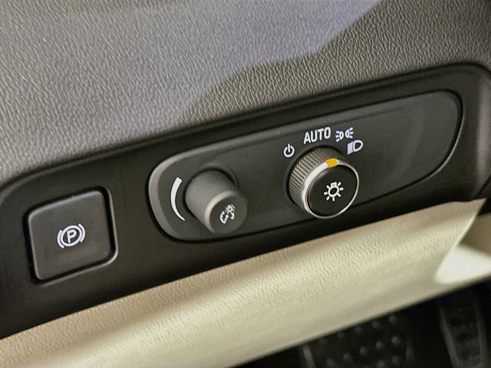 Used 2019 Buick Enclave Premium w/ Experience Buick Package FWD image 17