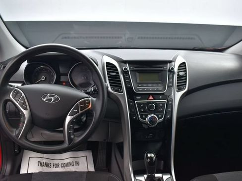Used 2015 Hyundai Elantra GT FWD image 8