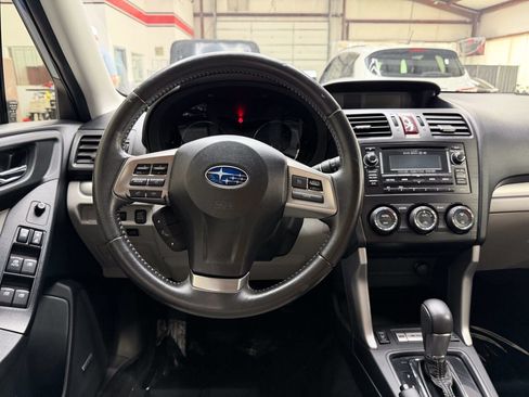 Used 2015 Subaru Forester 2.5i Touring AWD/4WD image 21
