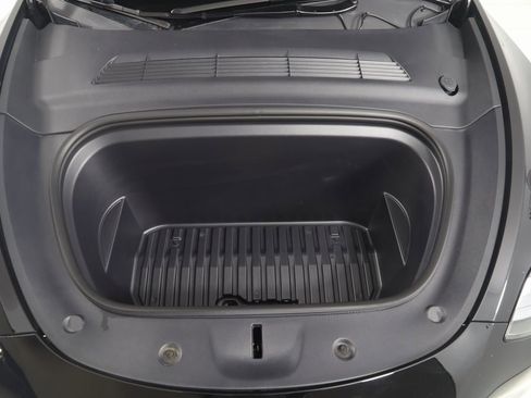 Used 2025 Tesla Model Y Long Range image 20