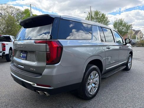Used 2025 GMC Yukon XL Denali AWD/4WD image 6