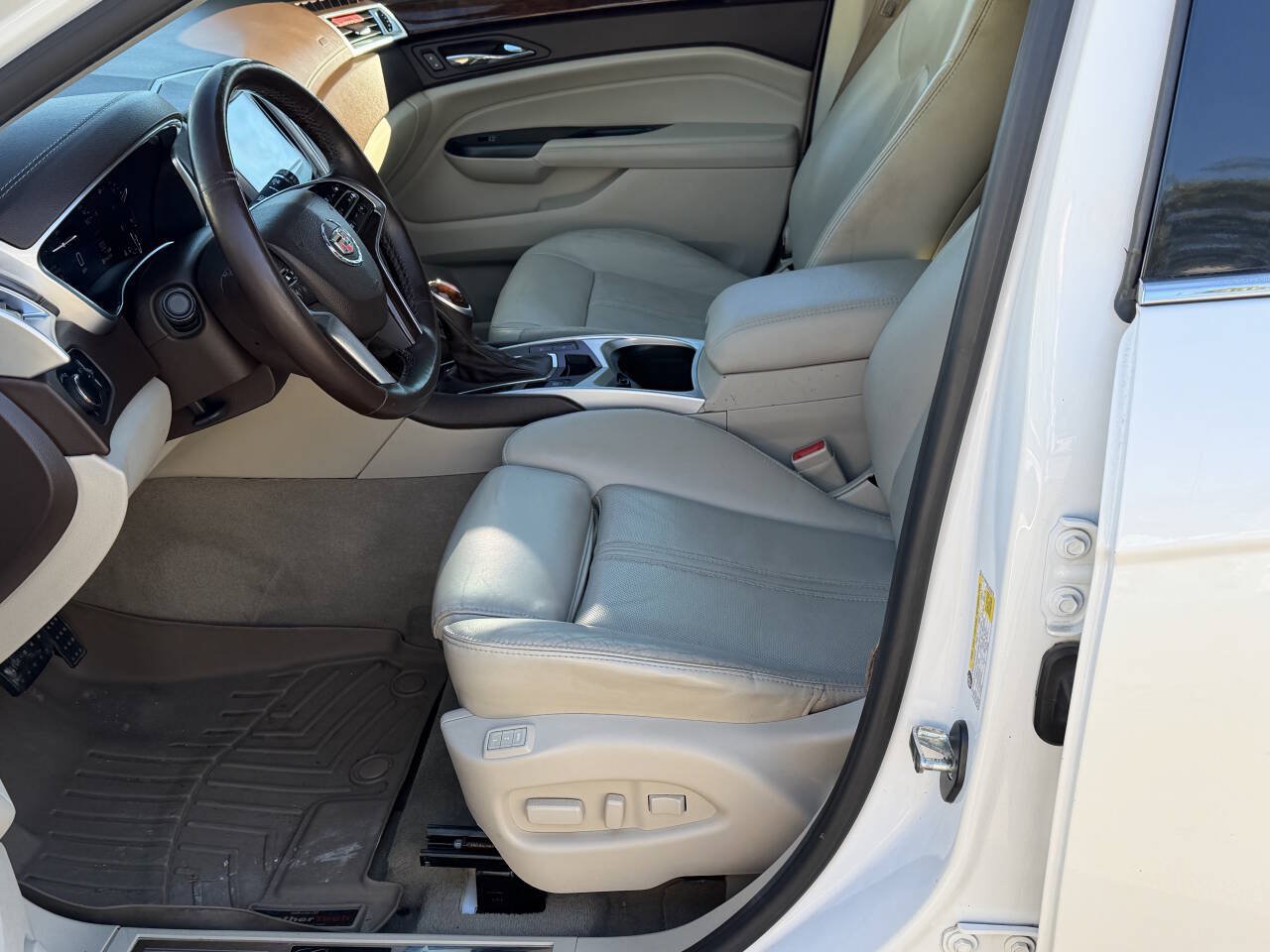 Used 2016 Cadillac SRX Luxury FWD image 16
