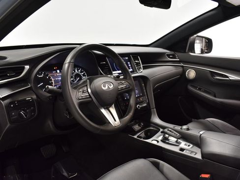 Certified 2025 INFINITI QX55 Essential w/ Accent Package image 12