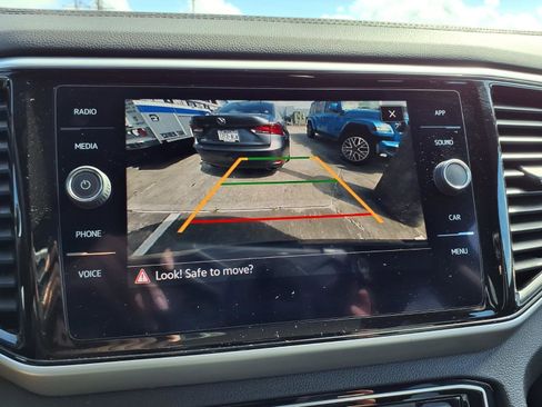 Used 2022 Volkswagen Atlas Cross Sport SE image 5