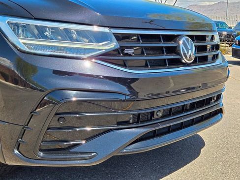 Used 2023 Volkswagen Tiguan SE R-Line AWD/4WD image 2