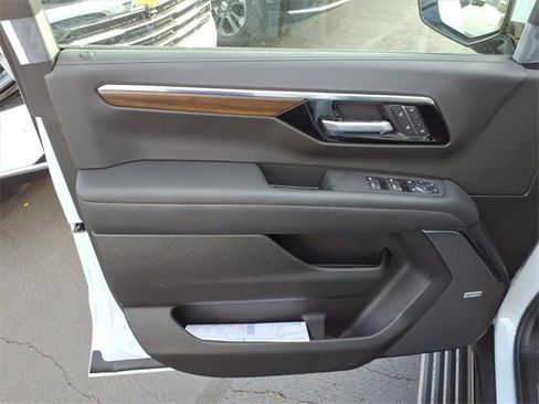 New 2026 Chevrolet Suburban High Country image 11