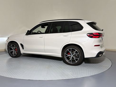 Certified 2024 BMW X5 sDrive40i w/ M Sport Package RWD image 3