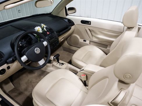 Used 2005 Volkswagen Beetle GLS FWD image 9