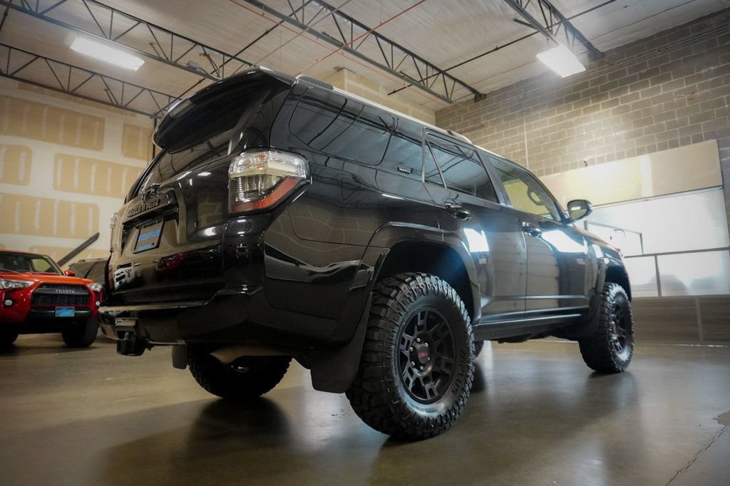 Used 2021 Toyota 4Runner SR5 Premium w/ Moonroof Package AWD/4WD image 4