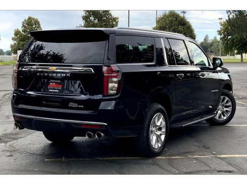 Used 2023 Chevrolet Suburban Premier image 14