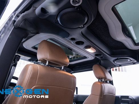 Used 2011 Jeep Wrangler Unlimited Rubicon image 31