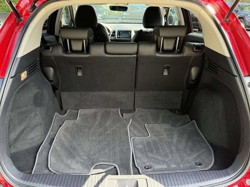 Used 2019 Honda HR-V Touring image 11
