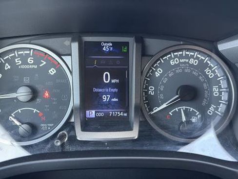 Used 2020 Toyota Tacoma TRD Off-Road w/ Technology Package image 19