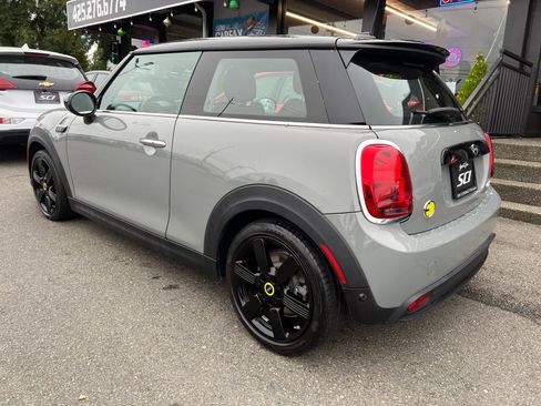 Used 2022 MINI Cooper SE image 3
