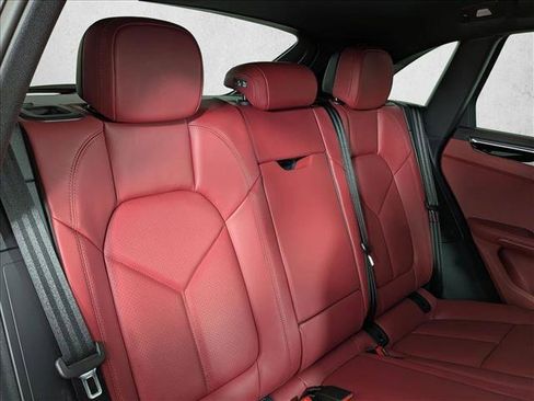 New 2026 Porsche Macan image 23