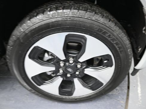 Used 2024 Ford F150 Lightning Platinum image 39