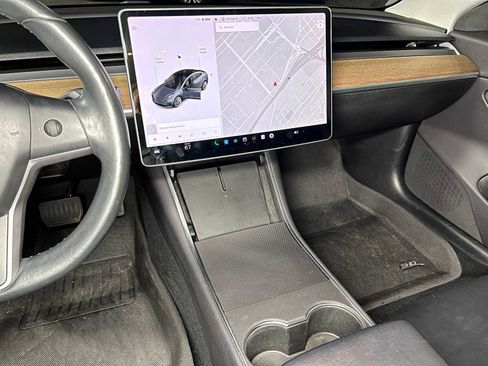Used 2019 Tesla Model 3 Standard Range image 26