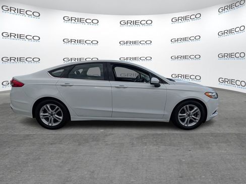 Used 2018 Ford Fusion SE w/ Fusion SE Technology Package image 8
