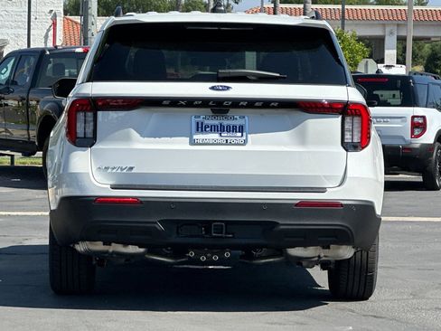 New 2026 Ford Explorer Active RWD image 5