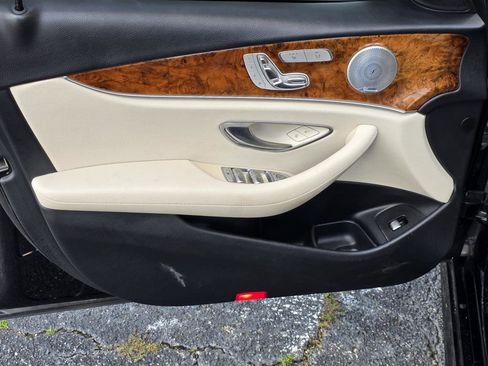 Used 2018 Mercedes-Benz E 300 w/ Premium 1 Package image 33