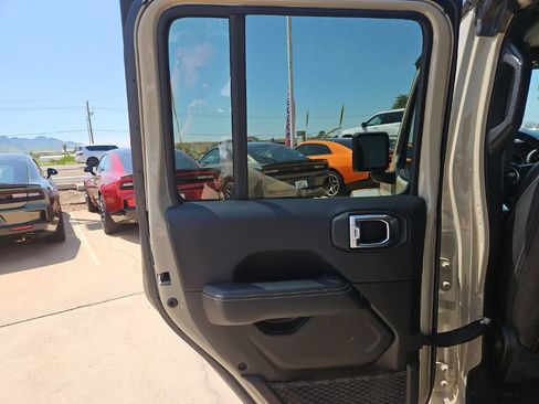 Used 2022 Jeep Wrangler Unlimited Sahara w/ Cold Weather Group AWD/4WD image 19
