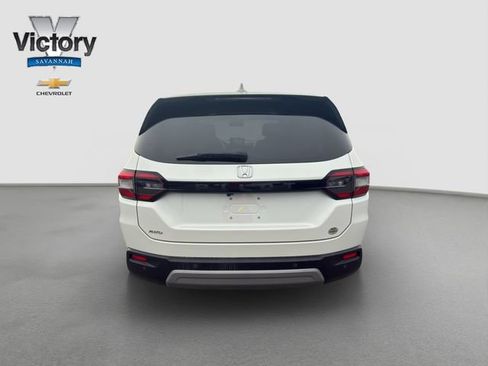 Used 2025 Honda Pilot EX-L image 6